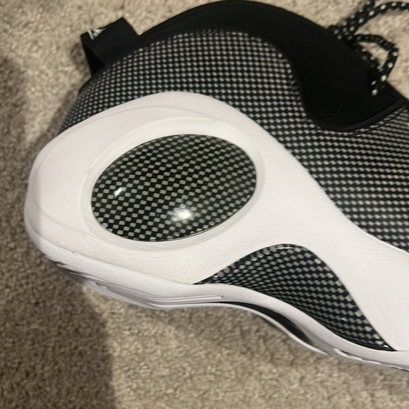 Brand New Sz 10 Air Zoom Flight ‘95 Metallic Silver 2015 No Box. Vintage